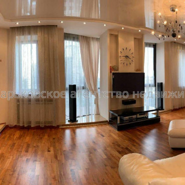 Продам квартиру, Отакара Яроша пер. , 4  ком., 190 м², евроремонт 