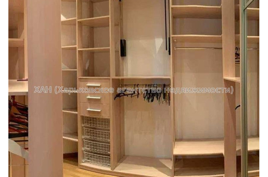 Продам квартиру, Отакара Яроша пер. , 4  ком., 190 м², евроремонт 