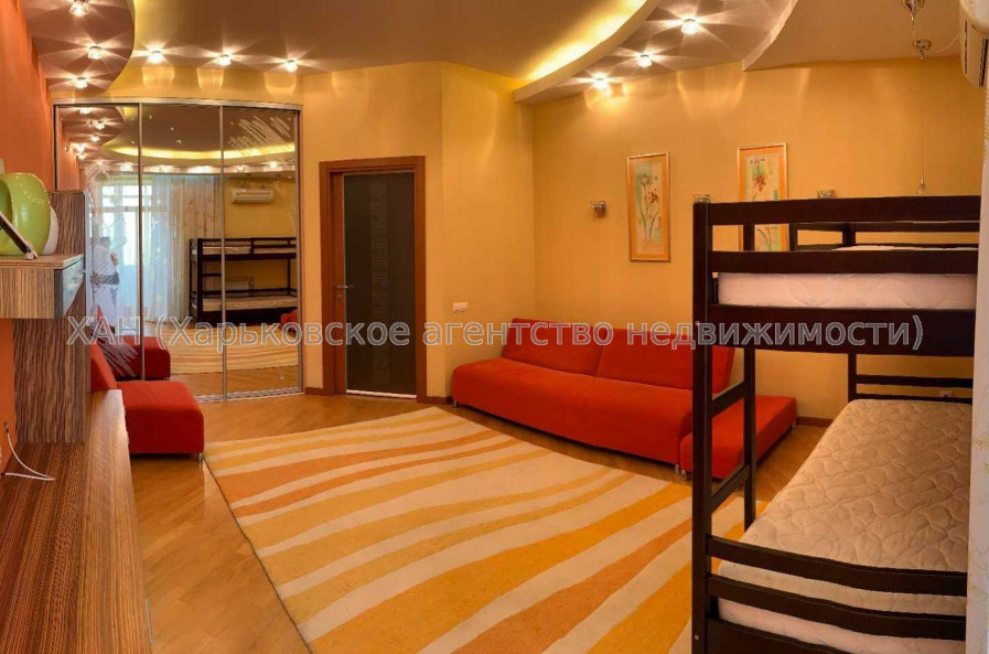 Продам квартиру, Отакара Яроша пер. , 4  ком., 190 м², евроремонт 