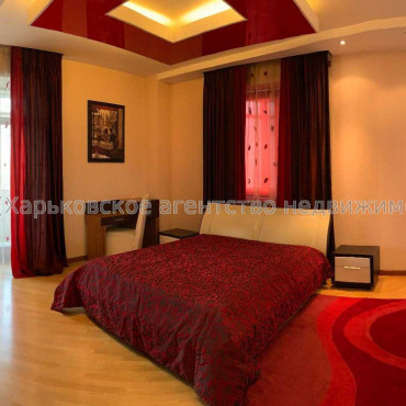 Продам квартиру, Отакара Яроша пер. , 4  ком., 190 м², евроремонт 