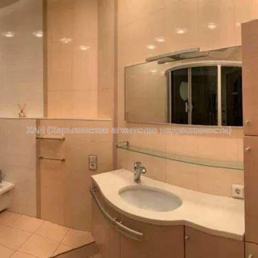 Продам квартиру, Отакара Яроша пер. , 4  ком., 190 м², евроремонт 