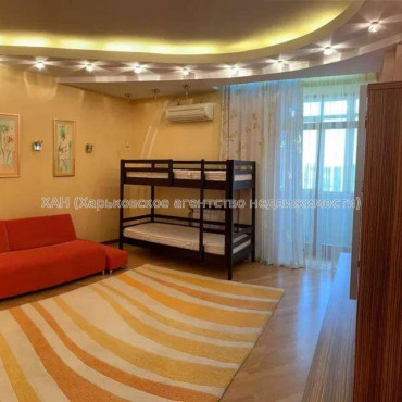 Продам квартиру, Отакара Яроша пер. , 4  ком., 190 м², евроремонт 