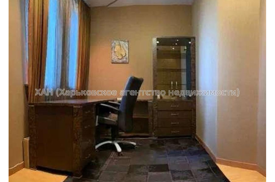 Продам квартиру, Отакара Яроша пер. , 4  ком., 190 м², евроремонт 