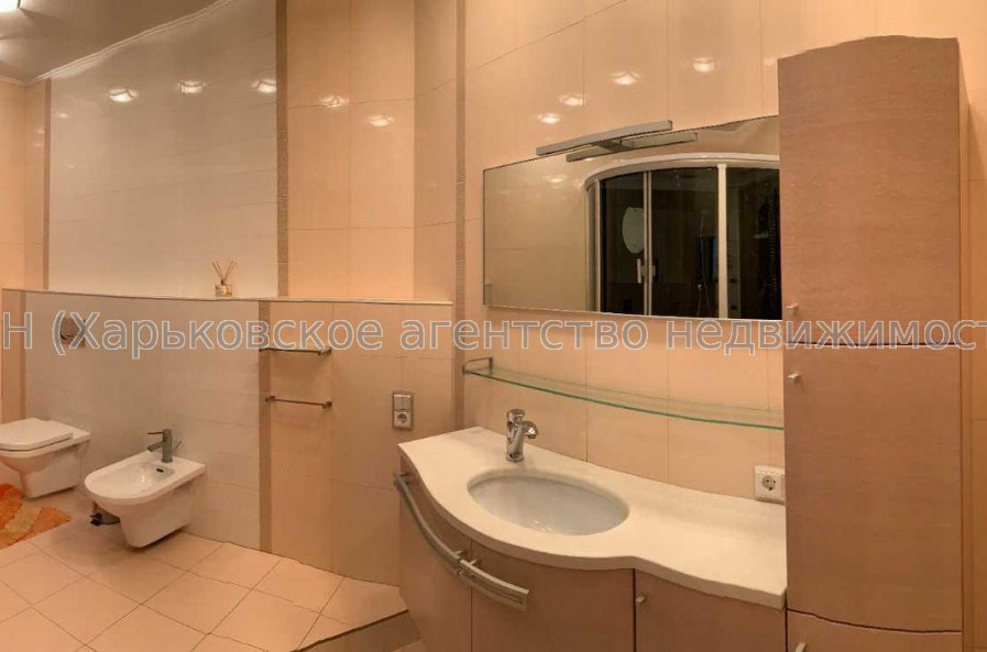Продам квартиру, Отакара Яроша пер. , 4  ком., 190 м², евроремонт 
