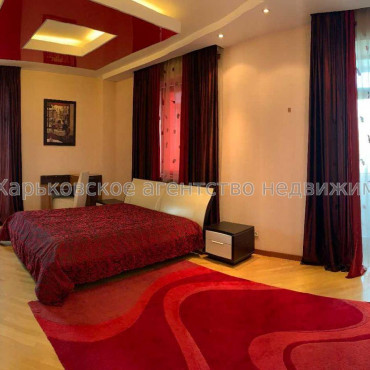 Продам квартиру, Отакара Яроша пер. , 4  ком., 190 м², евроремонт 