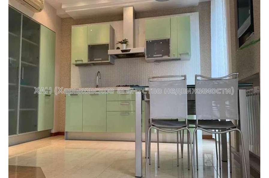 Продам квартиру, Отакара Яроша пер. , 4 кім., 190 м², евроремонт 