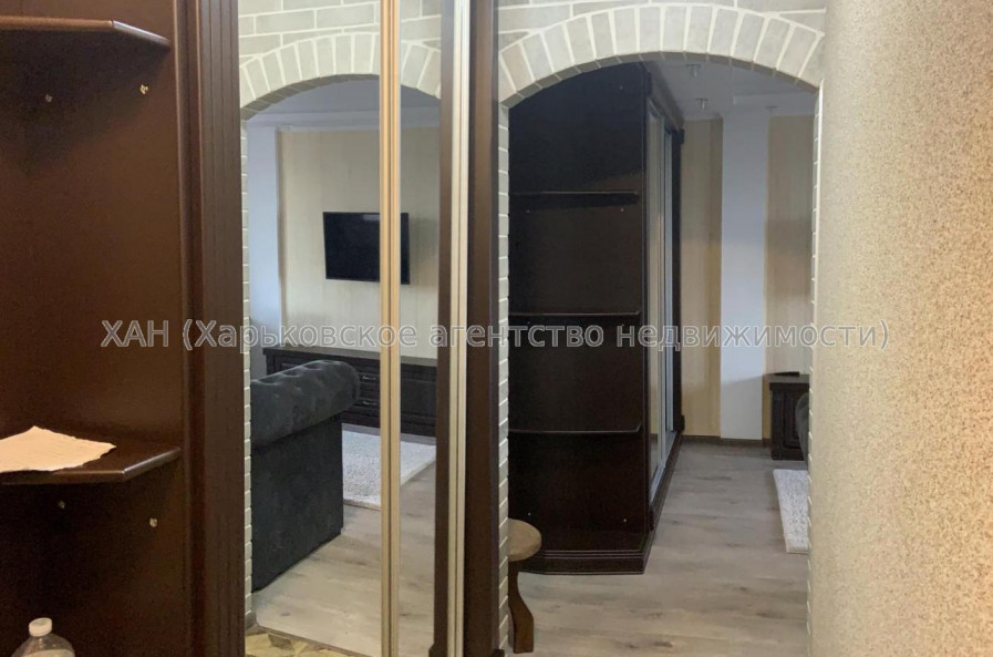 Продам квартиру, Ахсарова Энвера ул. , 1  ком., 37 м², капитальный ремонт 