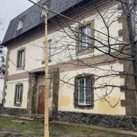 Продам квартиру, Библика ул. , 1  ком., 16 м², частичный ремонт