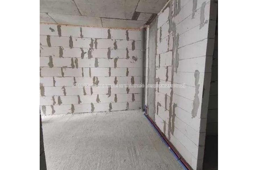 Продам квартиру, Гвардейцев Широнинцев ул. , 3 кім., 91 м², без ремонта 