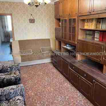 Продам квартиру, Непокоренных ул. , 45 , 3  ком., 67 м², косметический ремонт 