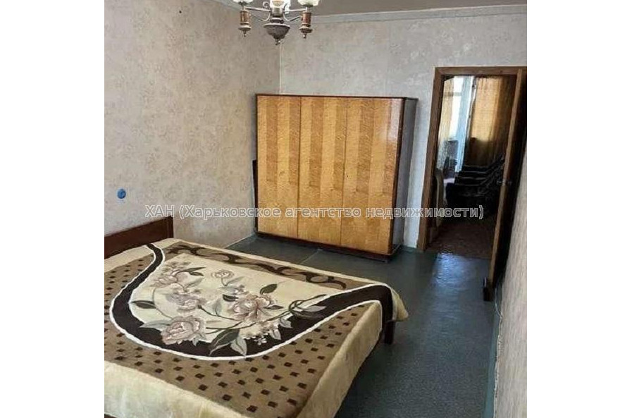 Продам квартиру, Героев Труда ул. , 3 кім., 67 м², косметический ремонт 