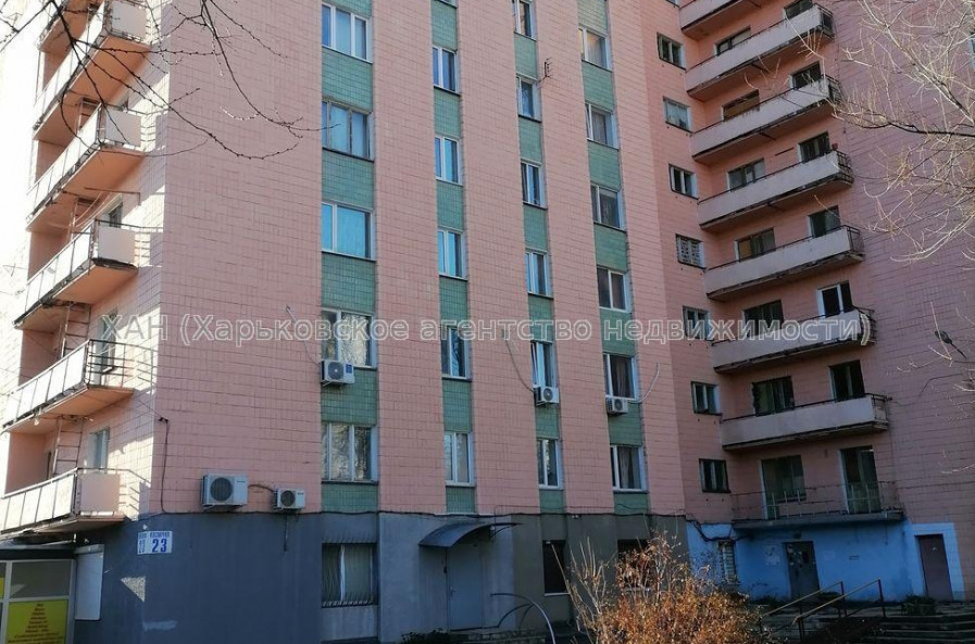 Продам квартиру, Космическая ул. , 1 кім., 20 м², капитальный ремонт 