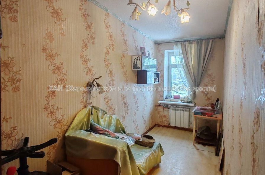 Продам квартиру, Навчальная ул. , 4 кім., 94 м², косметический ремонт 