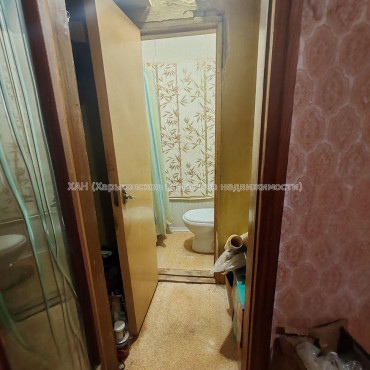 Продам квартиру, Навчальная ул. , 4 кім., 94 м², косметический ремонт 