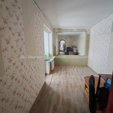 Продам квартиру, Навчальная ул. , 4 кім., 94 м², косметический ремонт 