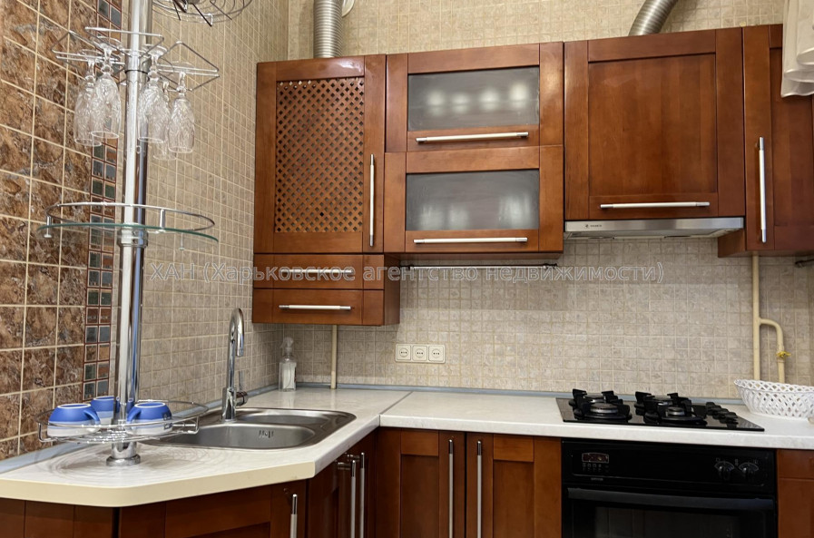Сдам квартиру, Данилевского ул. , 29 , 2  ком., 64 м², косметический ремонт 