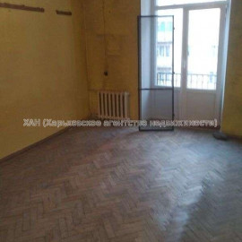Продам квартиру, Костомаровская ул. , 3 кім., 77 м², советский ремонт