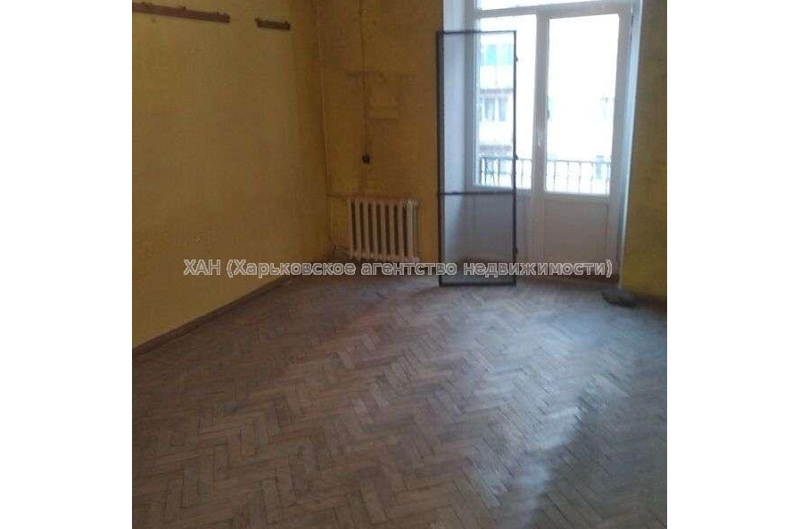 Продам квартиру, Костомаровская ул. , 3 кім., 77 м², советский ремонт 