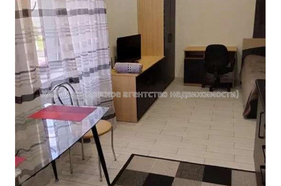 Продам квартиру, Космическая ул. , 1  ком., 28 м², капитальный ремонт 