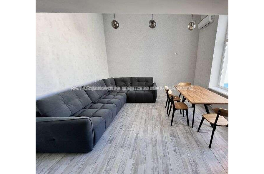 Продам квартиру, Ковалевская ул. , 3 кім., 65 м², евроремонт 