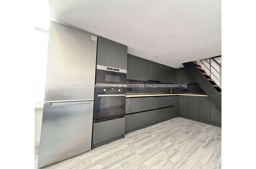 Продам квартиру, Ковалевская ул. , 3 кім., 65 м², евроремонт 