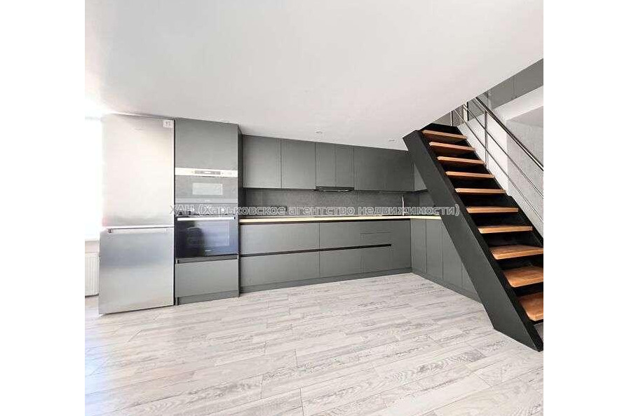 Продам квартиру, Ковалевская ул. , 3 кім., 65 м², евроремонт 