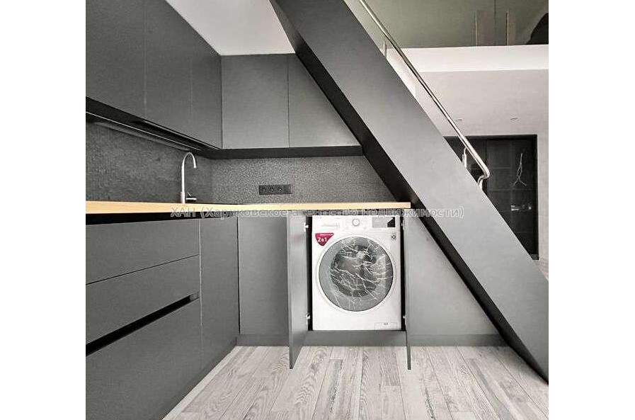 Продам квартиру, Ковалевская ул. , 3 кім., 65 м², евроремонт 