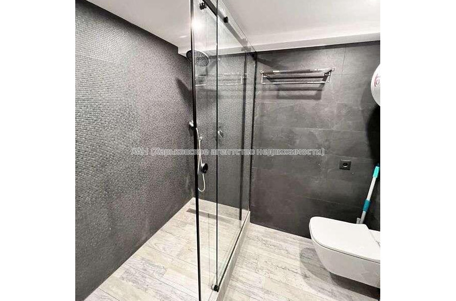 Продам квартиру, Ковалевская ул. , 3 кім., 65 м², евроремонт 