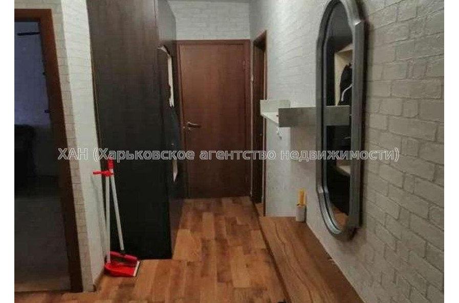 Продам квартиру, Тобольская ул. , 2 кім., 42 м², косметический ремонт 