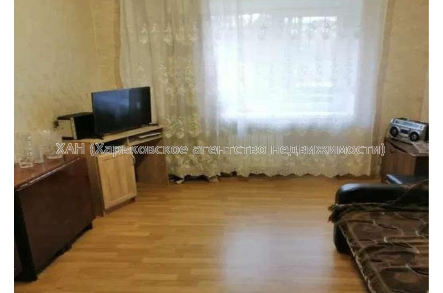 Продам квартиру, Тобольская ул. , 2 кім., 42 м², косметический ремонт 