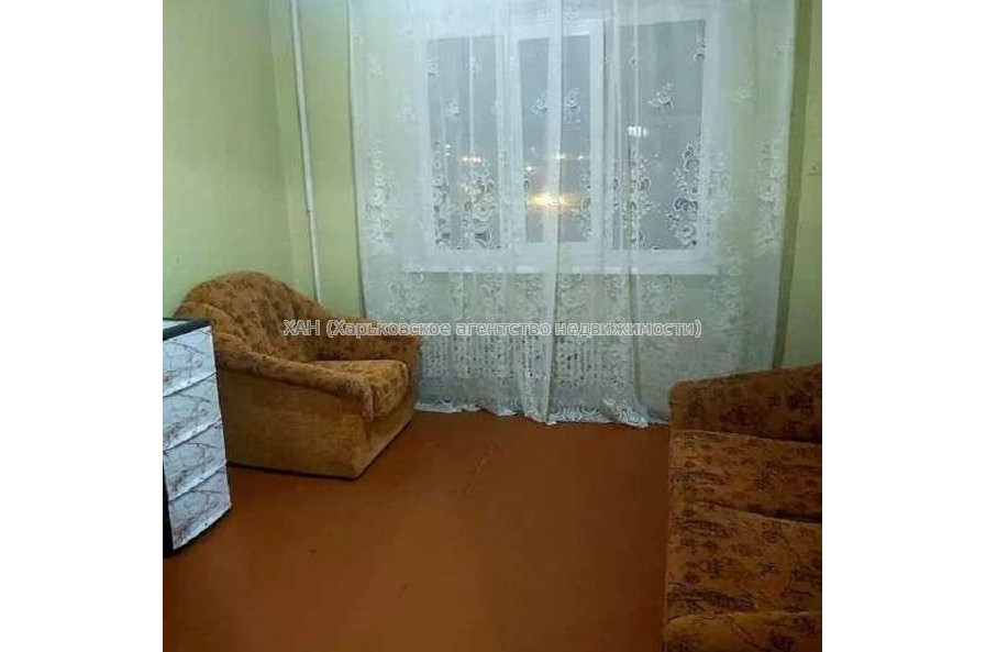 Продам квартиру, Саперная ул. , 4  ком., 82 м², косметический ремонт 