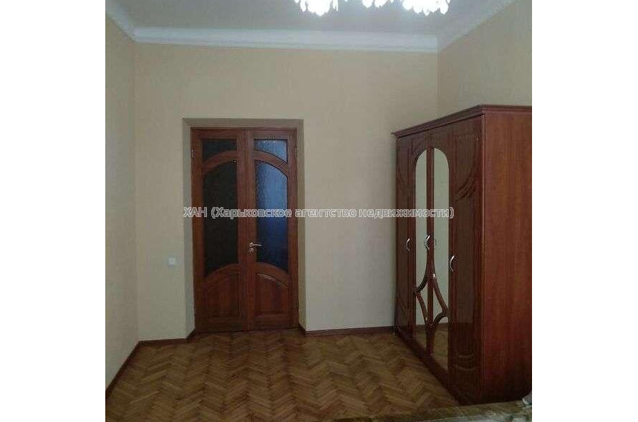 Продам квартиру, Гиршмана ул. , 3 кім., 73 м², капитальный ремонт 