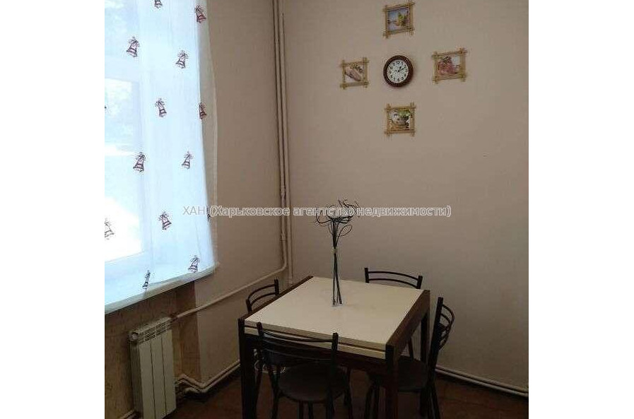 Продам квартиру, Гиршмана ул. , 3 кім., 73 м², капитальный ремонт 