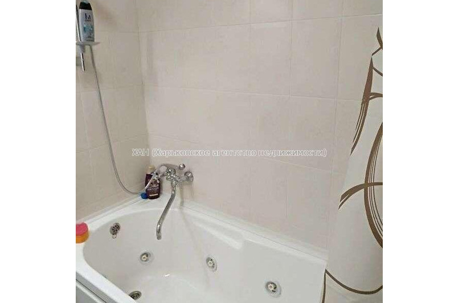 Продам квартиру, Гиршмана ул. , 3 кім., 73 м², капитальный ремонт 