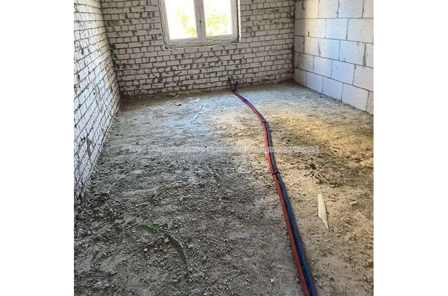 Продам квартиру, Шекспира пер. , 3  ком., 104 м², без внутренних работ 