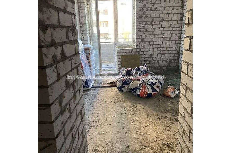 Продам квартиру, Шекспира пер. , 3  ком., 104 м², без внутренних работ 