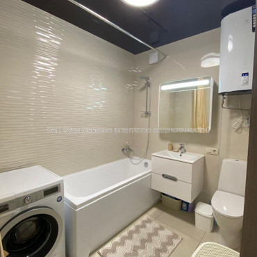 Продам квартиру, Героев Харькова просп. , 2 кім., 63 м², евроремонт 