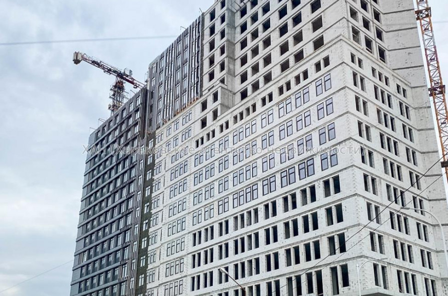 Продам квартиру, Героев Харькова просп. , 3  ком., 81 м², без внутренних работ 