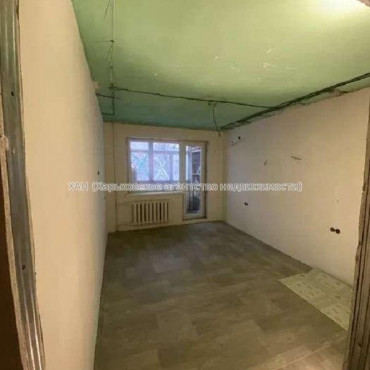 Продам квартиру, Бучмы ул. , 2 кім., 43 м², капитальный ремонт 