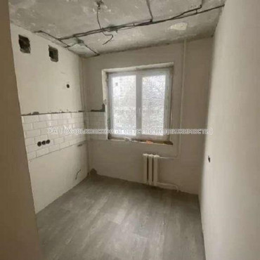 Продам квартиру, Бучмы ул. , 2 кім., 43 м², капитальный ремонт 
