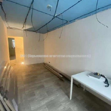 Продам квартиру, Бучмы ул. , 2 кім., 43 м², капитальный ремонт 