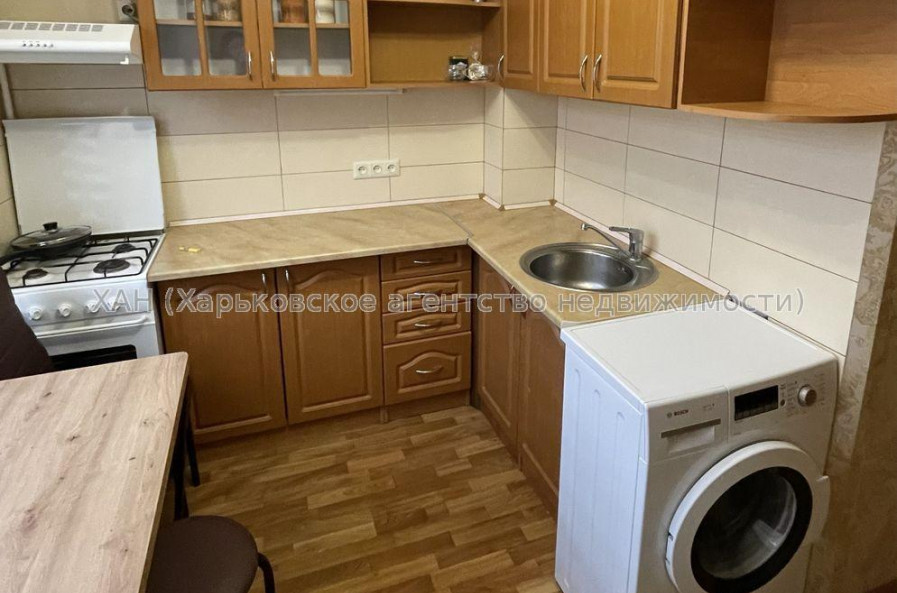 Продам квартиру, Непокоренных ул. , 1  ком., 33 м², капитальный ремонт 