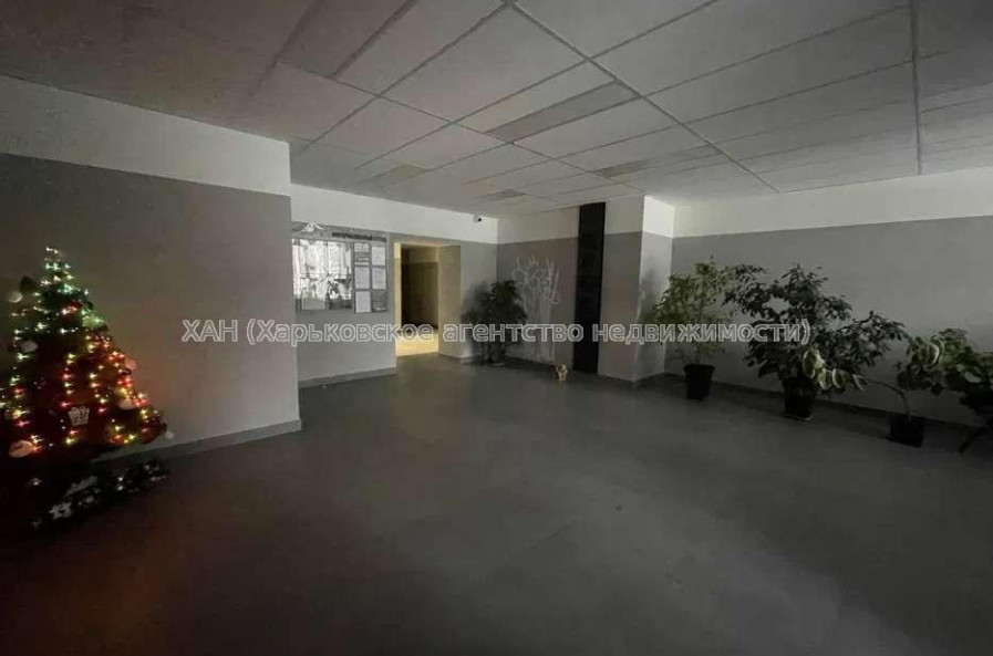 Продам квартиру, Холодногорская ул. , 3  ком., 95 м², частичный ремонт 