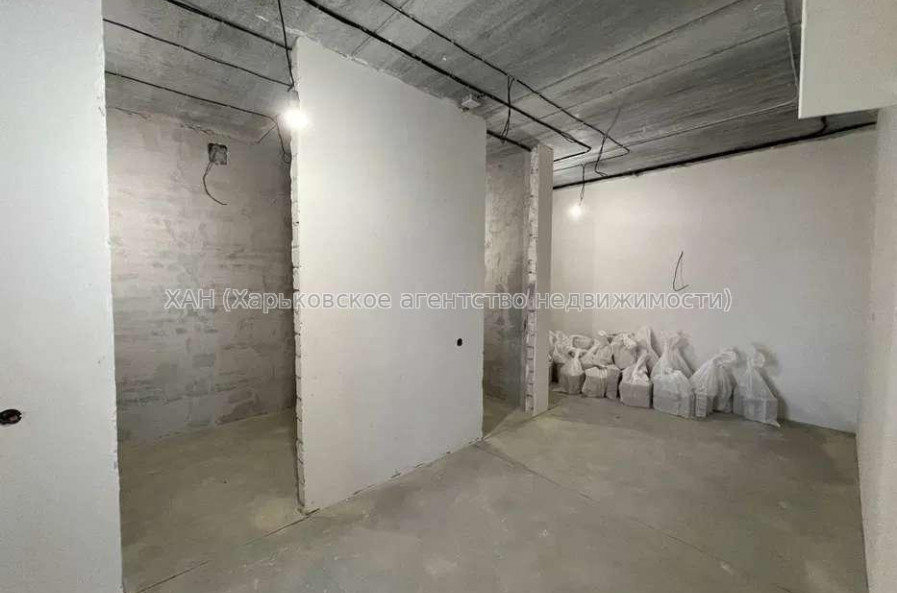 Продам квартиру, Холодногорская ул. , 3  ком., 95 м², частичный ремонт 