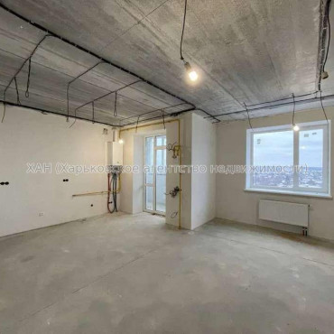 Продам квартиру, Холодногорская ул. , 3  ком., 95 м², частичный ремонт 