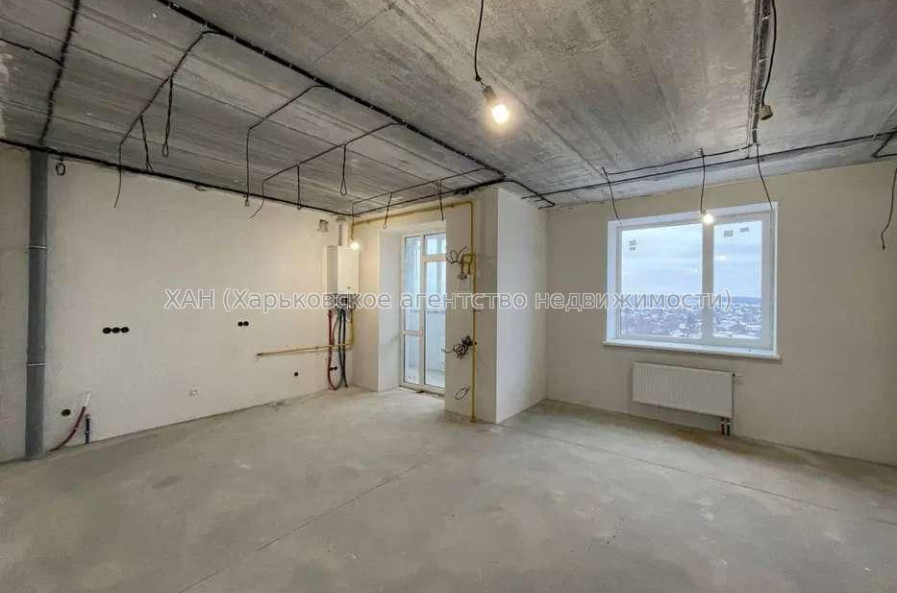 Продам квартиру, Холодногорская ул. , 3  ком., 95 м², частичный ремонт 