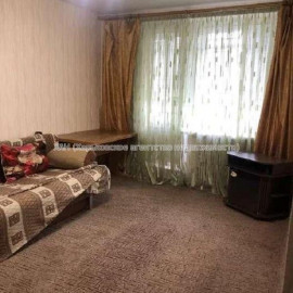 Продам квартиру, Гвардейцев Широнинцев ул. , 1  ком., 33 м², косметический ремонт