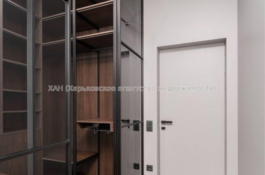 Продам квартиру, Молочная ул. , 3 кім., 82 м², авторский дизайн 