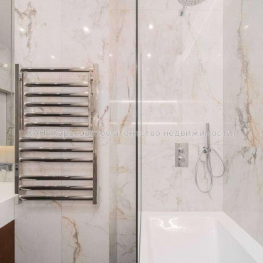 Продам квартиру, Молочная ул. , 3 кім., 82 м², авторский дизайн 