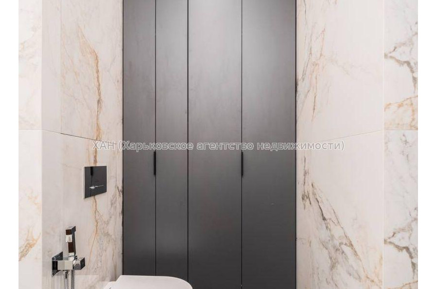 Продам квартиру, Молочная ул. , 3 кім., 82 м², авторский дизайн 